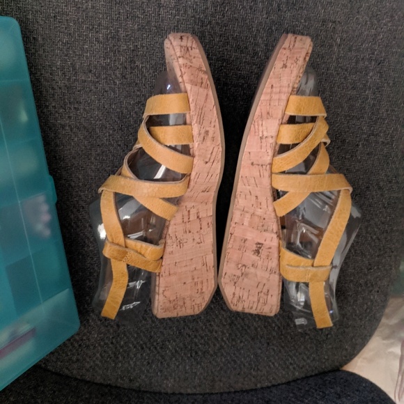 Strappy Sandals - Picture 4 of 4